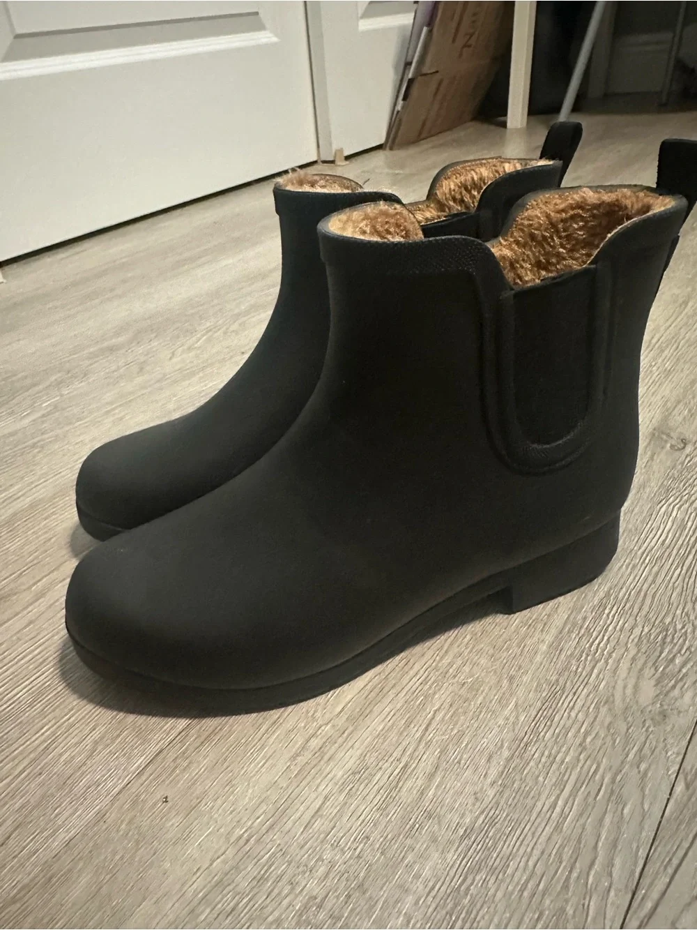 Chooka Women's Delridge Chelsea Rain Boot Short Waterproof Rain Boots Sz 8